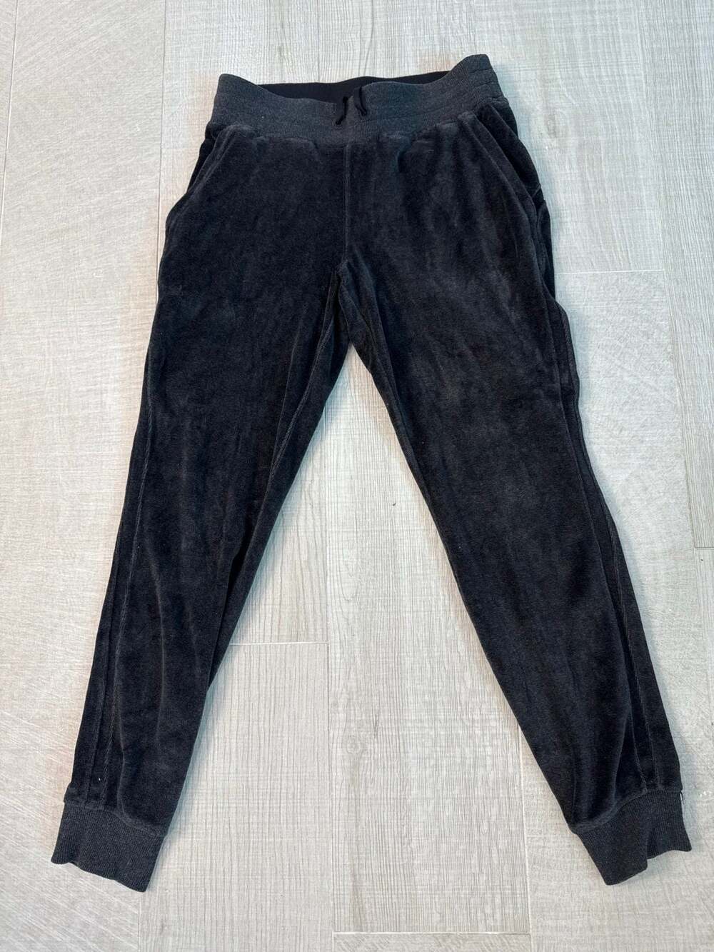 Lululemon joggers velour size 6 dark gray